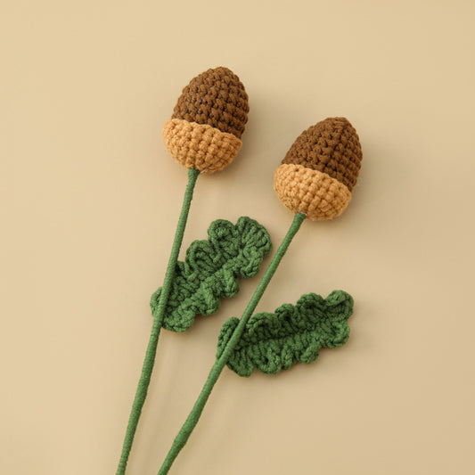Nature-Inspired Realistic Yarn Oak Blossom Branches: Coffee Brown Fruits and Pinecone Crocheted, Perfect for Vintage Autumn and Winter Decor