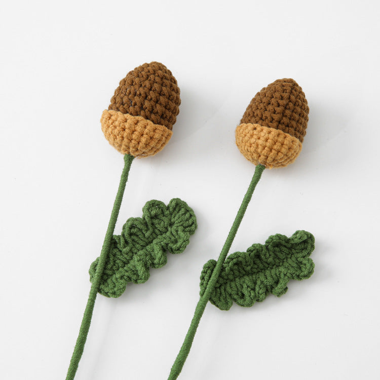 Nature-Inspired Realistic Yarn Oak Blossom Branches: Coffee Brown Fruits and Pinecone Crocheted, Perfect for Vintage Autumn and Winter Decor