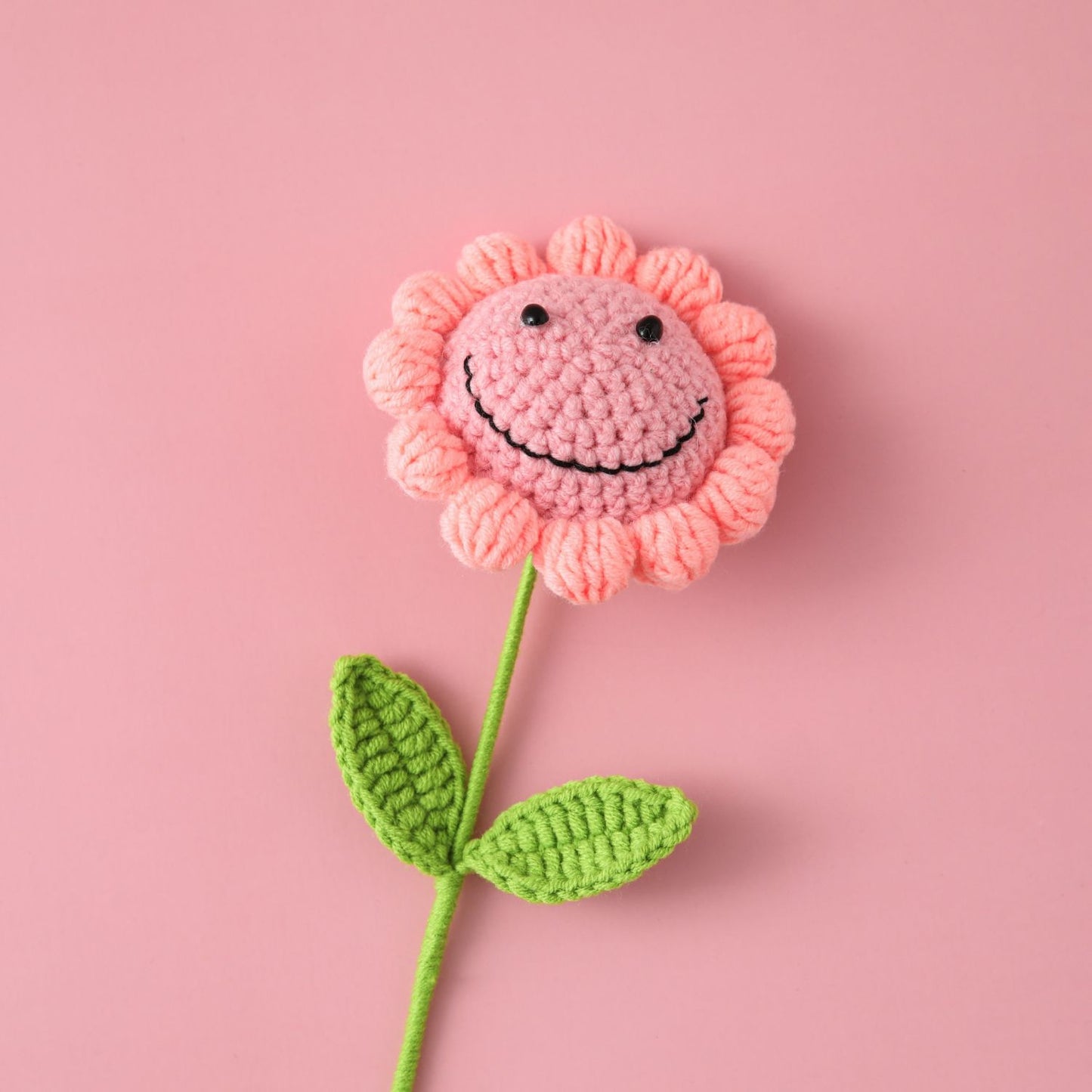 Graduation Season and Teacher's Day, Handcrafted Yarn Sunflowers with Smiling Faces in Pink and Yellow, Ideal for Gifting to Classmates and Teachers